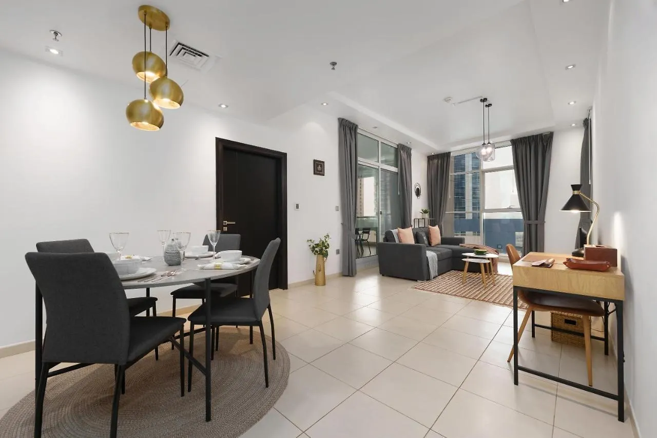 Apartamento Maison Privee - Bright & Trendy Apt Steps Away From Jbr Beach Dubái